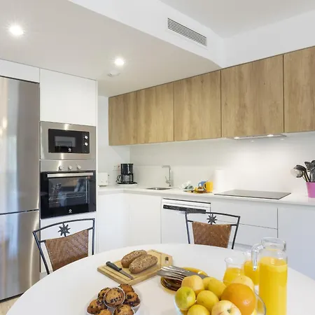 Essential By Charlie * 자베아