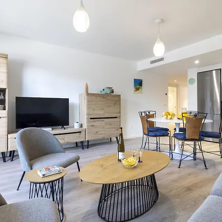 Essential By Charlie 자베아