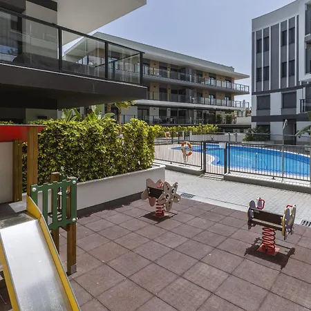 Essential By Charlie 아파트 *