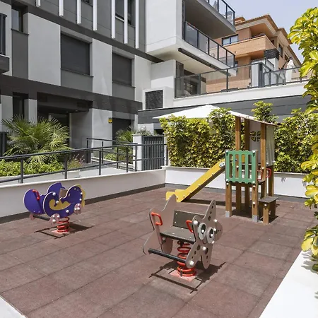 Essential By Charlie 아파트 자베아