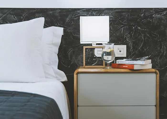 Apartman Essential By Charlie *