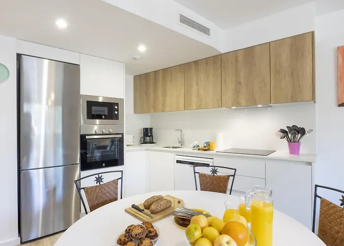 Essential By Charlie * Jávea